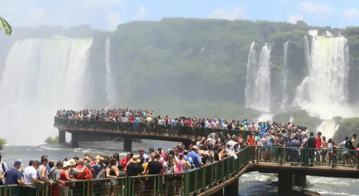 Cataratas do Iguaçu têm vazão cinco vezes acima do normal