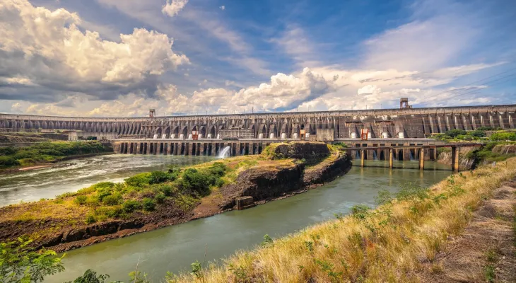 Consumidores pressionam Lula contra possível tarifa de Itaipu de US$ 15