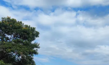 Semana começa com sol entre nuvens em Cascavel