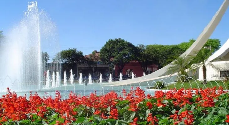 Turismo no Paraná recua 2% no primeiro bimestre de 2026, aponta Fecomércio PR