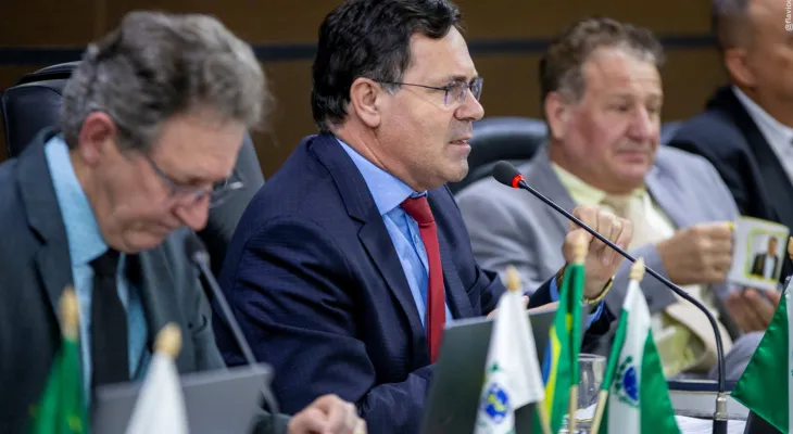 TCE investiga denúncia sobre planos de cargos e salários na Câmara de Cascavel