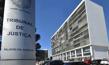Empresas contratadas pelo TJPR atrasam salários e benefícios de terceirizados e acumulam multas