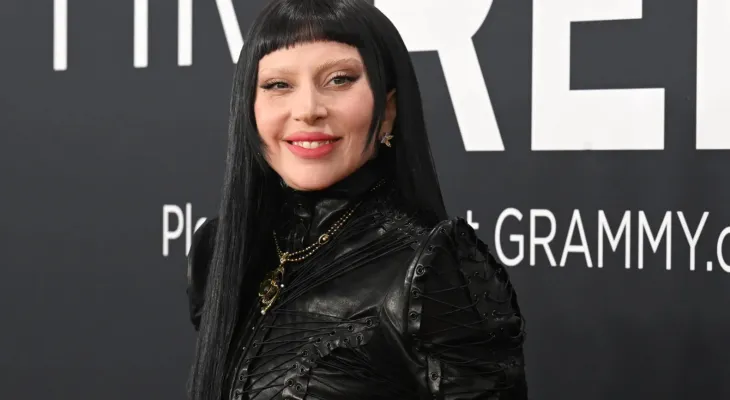 Lady Gaga retorna ao Pop Farofa com 