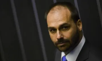 TSE manda Eduardo Bolsonaro apagar posts sobre urnas eletrônicas