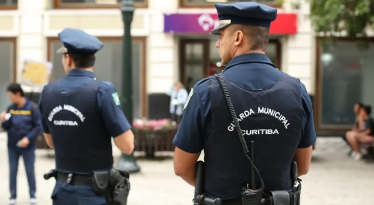 Moradores de Curitiba convivem com insegurança e poder público busca soluções