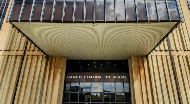 Copom eleva juros básicos da economia para 15% ao ano