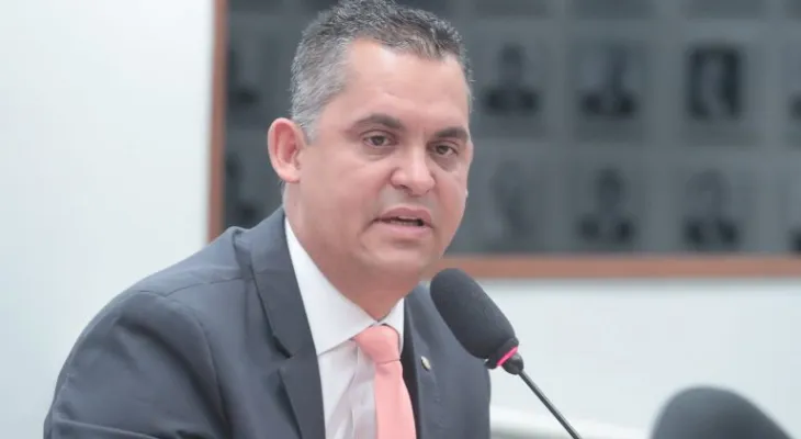 Projeto permite a eleitor acessar local de votação com animal de estimação