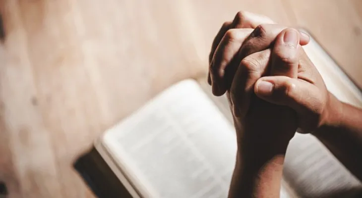 Candidata não consegue alterar data de etapa de concurso por motivo de crença religiosa