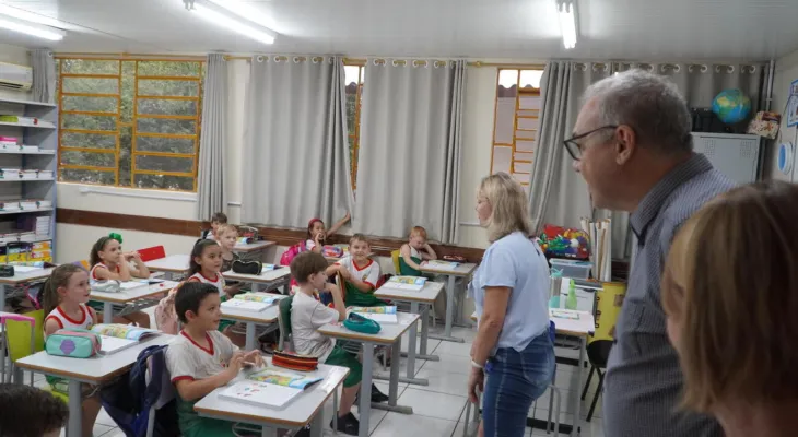 Prefeitura de Toledo entrega primeira parte dos kits escolares