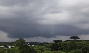 Frente fria no Sul do Brasil traz temporais para o Paraná nesta sexta-feira, informa Simepar
