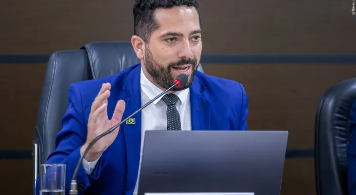 Tiago Almeida confirma pré-candidatura e expõe pressão interna no grupo político de Cascavel