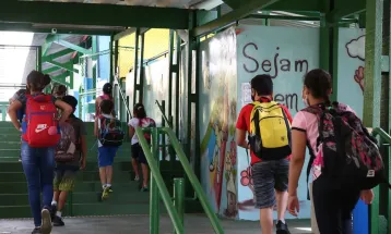 Governo de SP autoriza edital para privatizar gestão de 143 escolas
