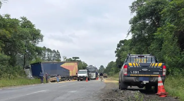 Tragédia na BR-476: Acidente envolvendo três caminhões deixa quarto mortos 