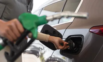 Mesmo com R$ 37,5 bilhões para segurar combustíveis, margem de postos e distribuidoras dispara até 68%