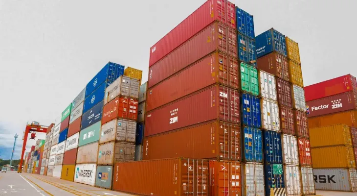 Balança comercial tem superávit de US$ 8,15 bilhões em abril