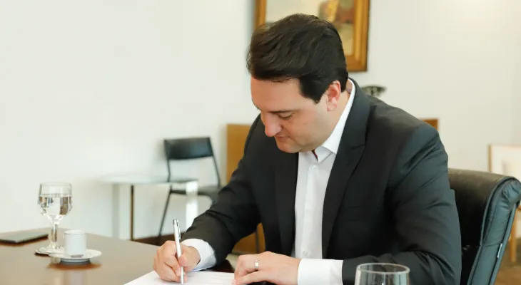 Ratinho Jr exonera 19 secretários que deixam cargos para disputar eleições de 2026
