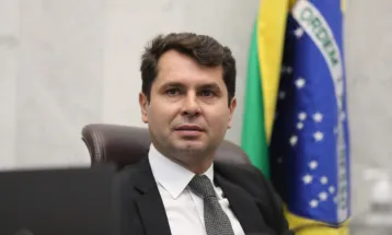 Curi se lança ao Senado com apoio de Ratinho Jr. e projeta protagonismo em eventual governo Sandro Alex