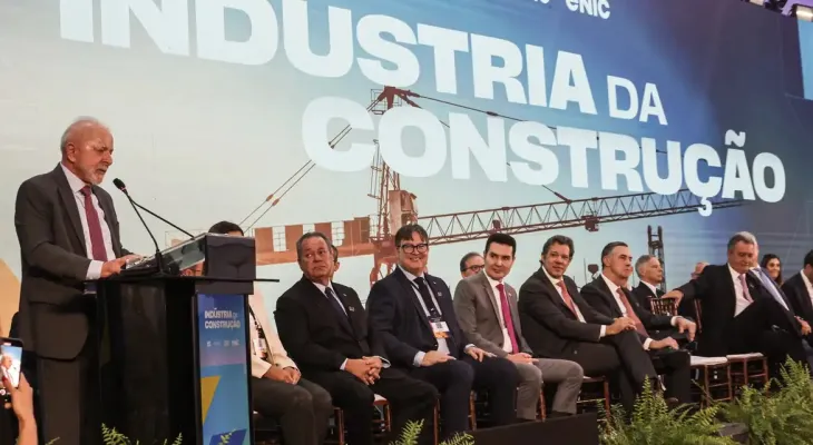 Lula defende soluções criativas para reduzir déficit habitacional