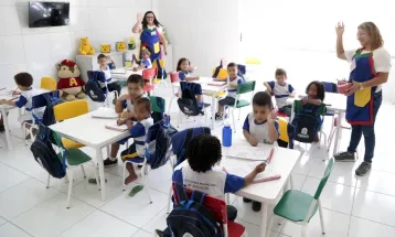 Fila por creches em Cascavel chega a 3,7 mil crianças; prefeitura credencia escola particular