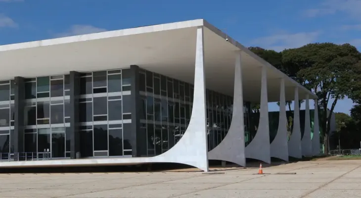 STF defende atuação de Moraes e diz que cumprirá a Constituição