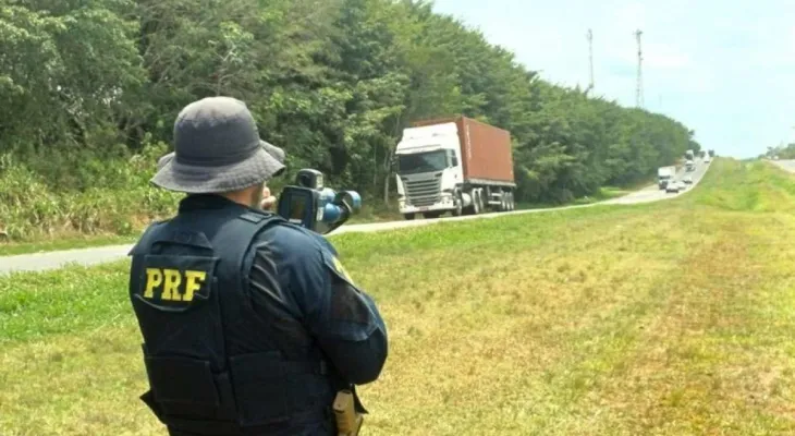Radar móvel na estrada tem truque ilegal que te pega desprevenido