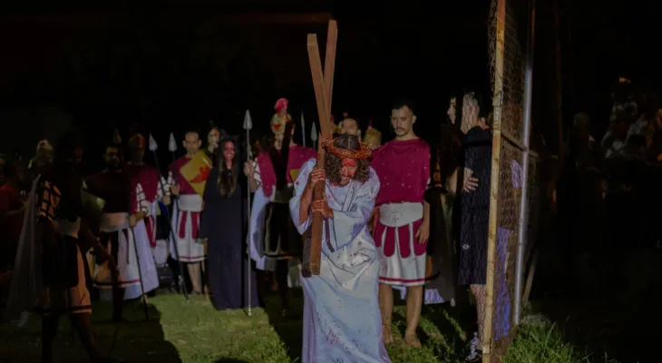 Fé e reflexão: 150 jovens se preparam para celebração da Paixão de Cristo, em Cascavel