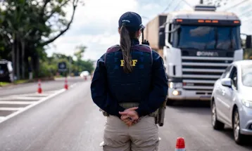 PRF inicia Operação Semana Santa 2025 nas rodovias federais do Paraná