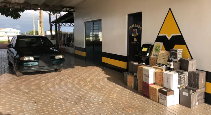 Polícia Militar Rodoviária apreende 380 garrafas de vinho na PR-486