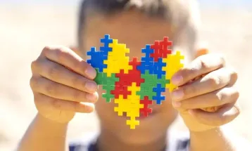 Projeto prevê fornecimento de abafadores de ruído pelo SUS para pessoas com autismo