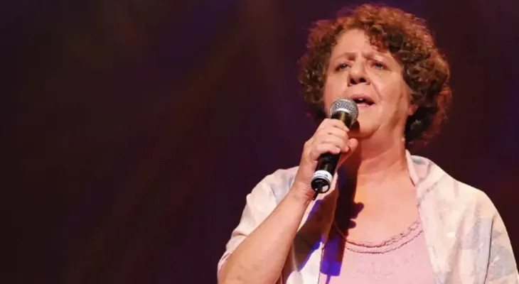 Morre a cantora e compositora Cristina Buarque
