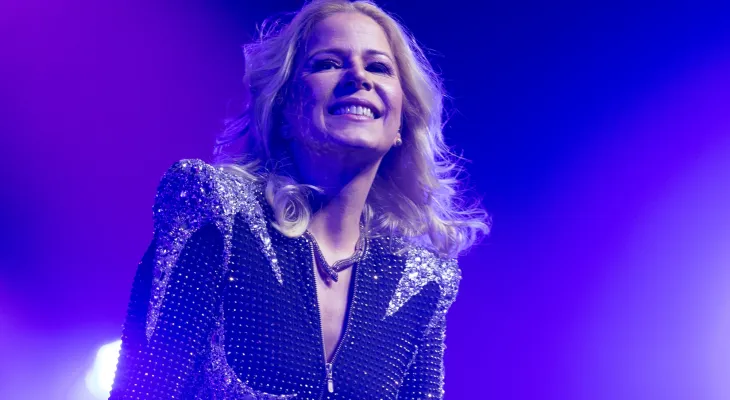 Paula Toller celebra 40 anos de carreira no Guairão sábado (26)