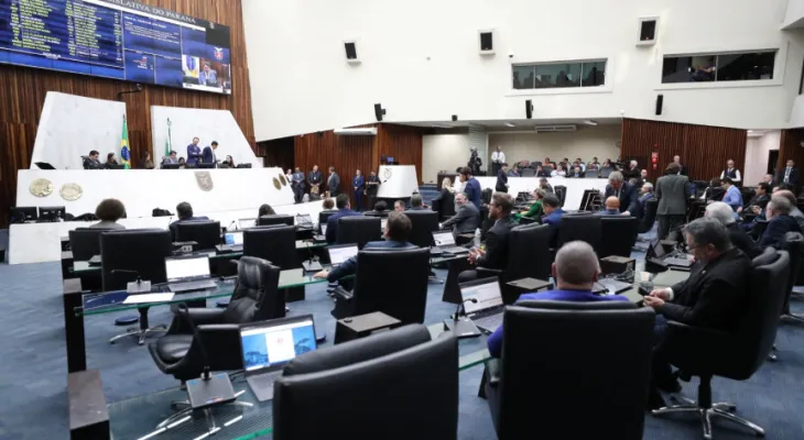 Como pode ficar a Alep em 2027? Projeção estima cadeiras por partido