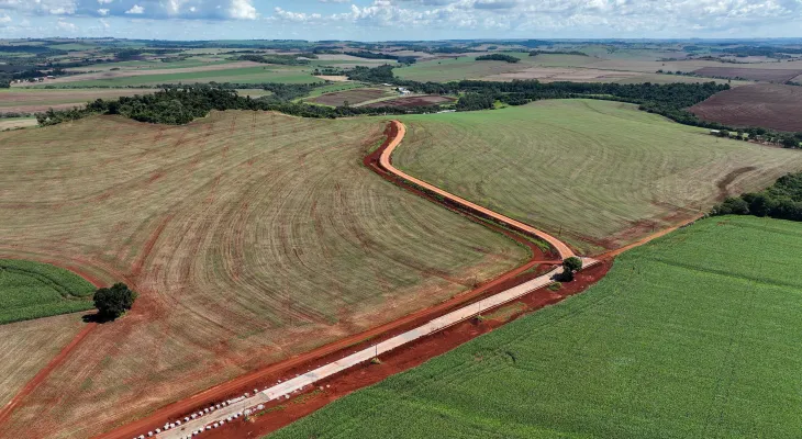 R$ 1,5 bilhão em 1,6 mil km: pavimentação transforma áreas rurais do Paraná