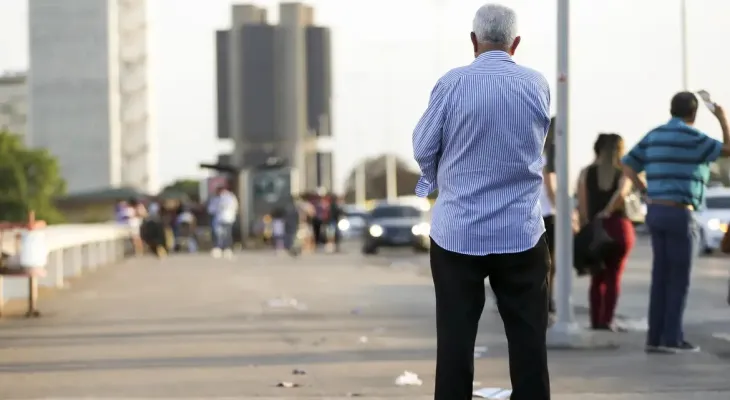 Anvisa aprova medicamento para retardar avanço do Alzheimer