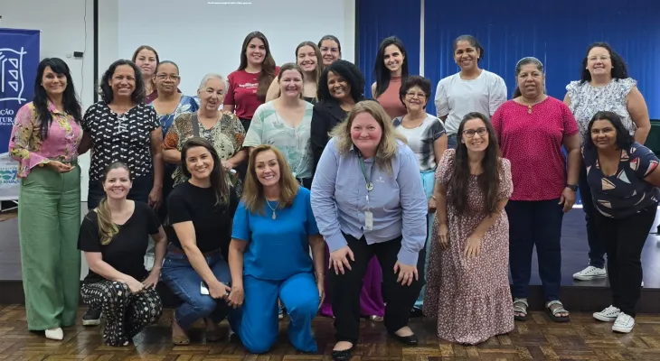 Prefeitura e Cooperativa levam educação financeira e empreendedora para mulheres de Foz