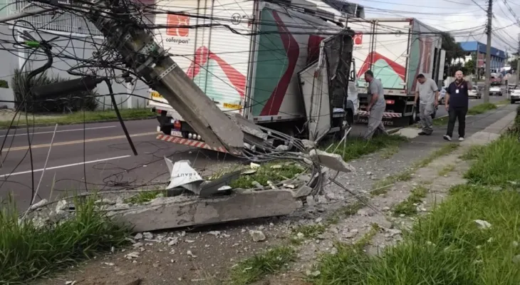 Copel soma R$ 5,4 milhões com postes quebrados no Paraná