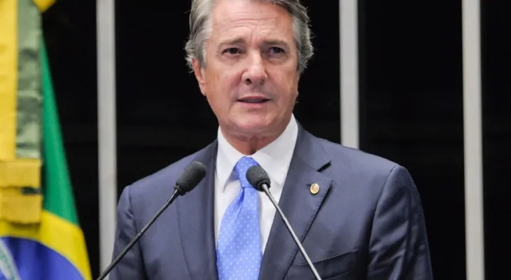 Ex-presidente Fernando Collor deixa presídio para cumprir pena em casa