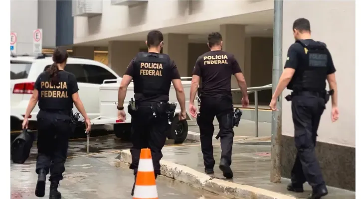 Policiais civis são presos por suspeita de cobrar propina de funkeiros