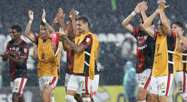 Após vitória na ‘Liberta’, São Paulo faz duelo direto com o Vozão