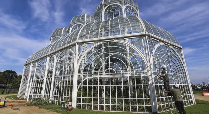 Estufa do Jardim Botânico será fechada ao público para a limpeza das 3,8 mil peças de vidro