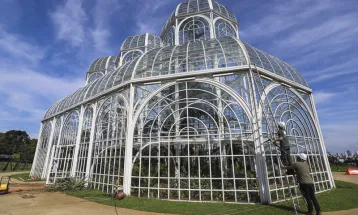 Estufa do Jardim Botânico será fechada ao público para a limpeza das 3,8 mil peças de vidro