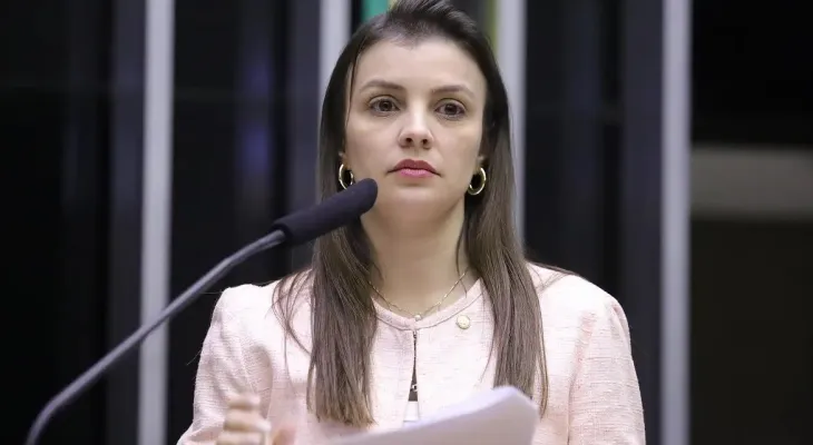 Deputada federal acusa marido de agressões físicas e psicológicas