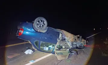 Batida lateral na PR-497 deixa um morto e cinco feridos 