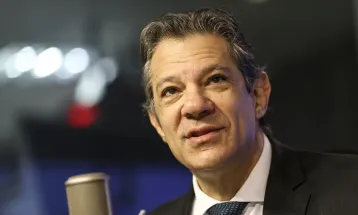 Haddad reúne-se com secretário do Tesouro de Trump em meio a tarifas