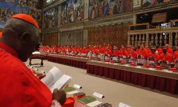 Conclave tem início hoje; saiba quando pode sair fumaça branca