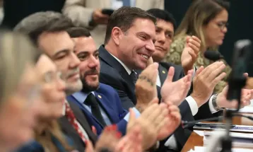 Moraes pede extradição de Ramagem aos Estados Unidos