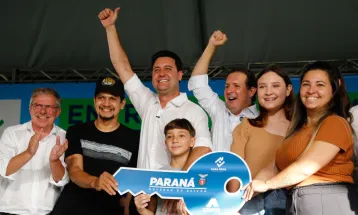 Governador inaugura bairro planejado com 371 casas em Assis Chateubriand