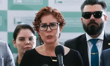 Moraes nega suspensão de processo contra Carla Zambelli