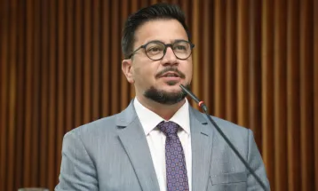 Em discurso no Plenário, líder da Oposição denuncia precarização dos serviços prestados pela Copel