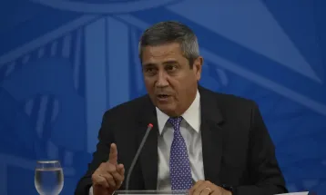 PGR defende que general Braga Netto siga em prisão preventiva